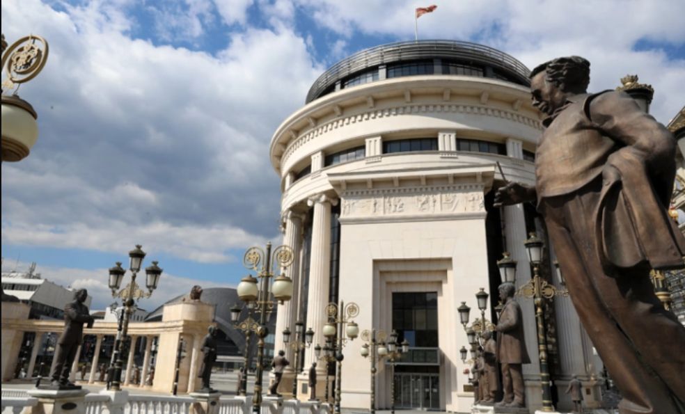 Двајца поранешни претседатели на ФФМ се обвинети за проневера